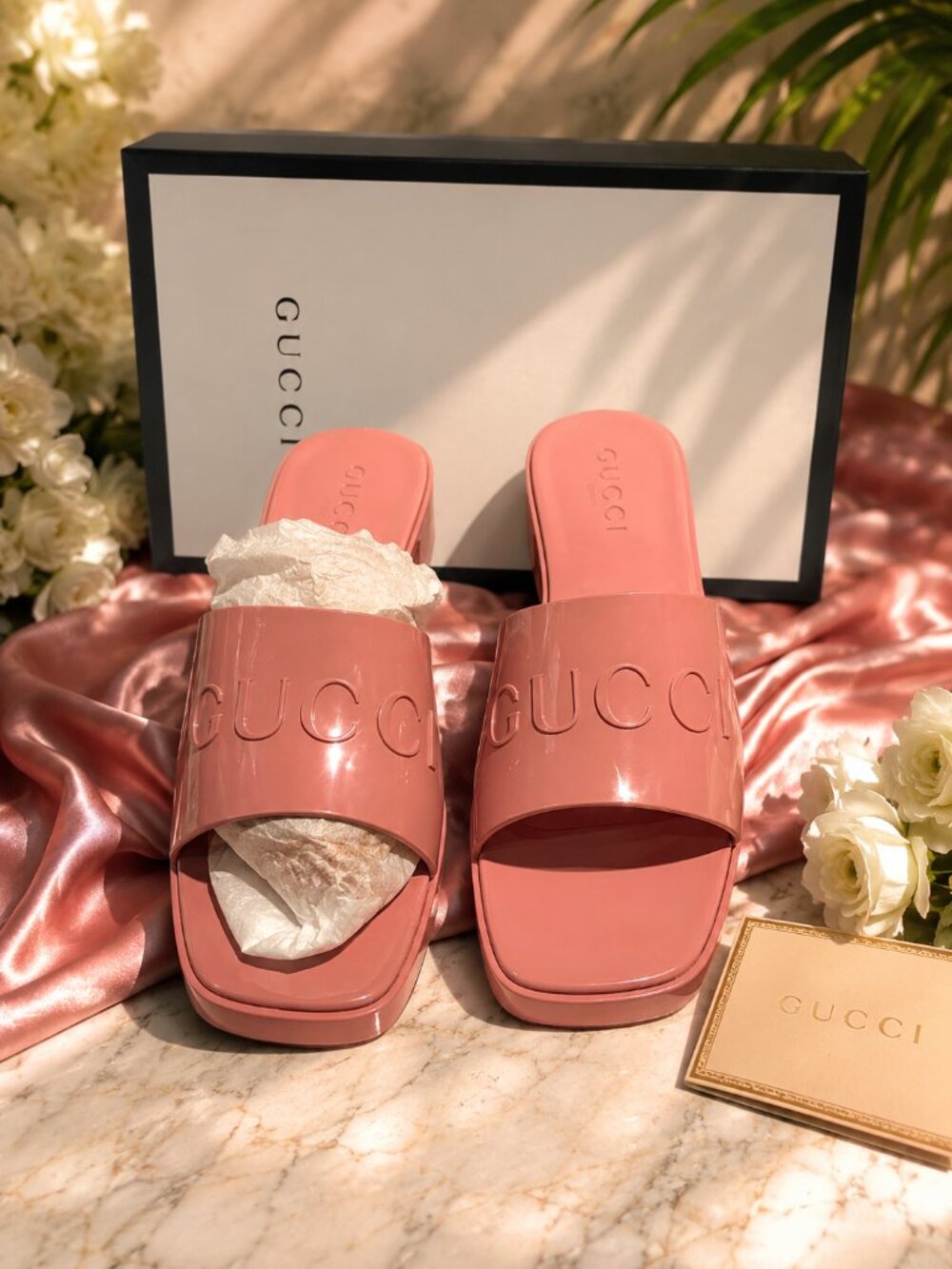 Gucci Women's Pink Rubber Slide Sandals – Size 9 – Never Worn